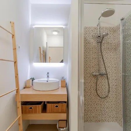 Virtudes Flat W/ Ac & Balcony By Lovelystay * פורטו