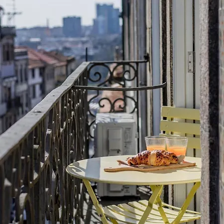 דירה Virtudes Flat W/ Ac & Balcony By Lovelystay