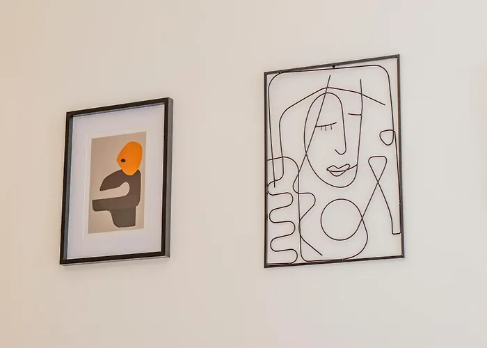 Virtudes Flat W/ Ac & Balcony By Lovelystay