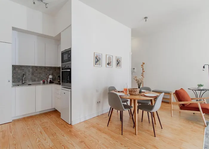 Virtudes Flat W/ Ac & Balcony By Lovelystay Porto