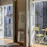 Apartment Virtudes Flat W/ Ac & Balcony By Lovelystay Porto