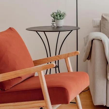 Virtudes Flat W/ Ac & Balcony By Lovelystay *