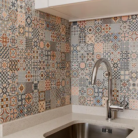 Virtudes Flat W/ Ac & Balcony By Lovelystay *