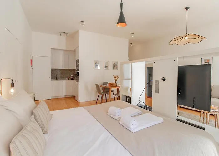 Apartament Virtudes Flat W/ Ac & Balcony By Lovelystay Porto