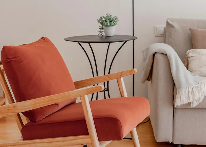 Virtudes Flat W/ Ac & Balcony By Lovelystay *