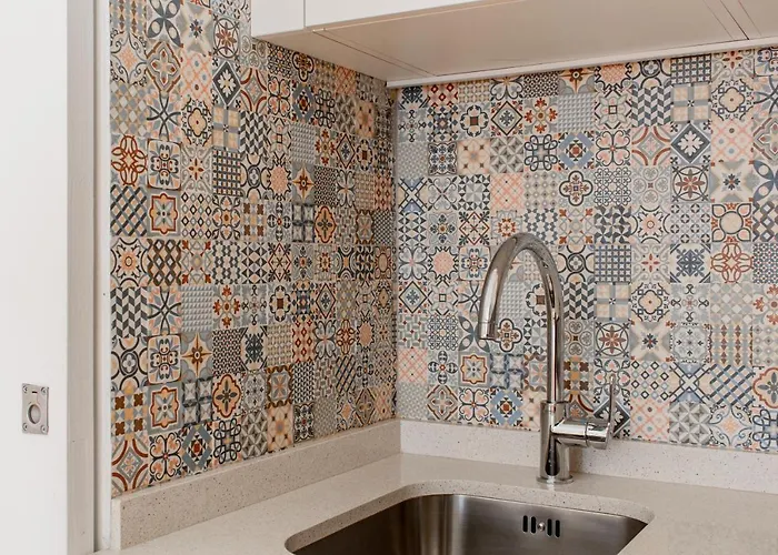 Virtudes Flat W/ Ac & Balcony By Lovelystay *