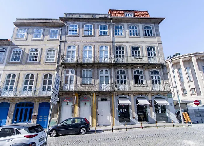 Virtudes Flat W/ Ac & Balcony By Lovelystay *