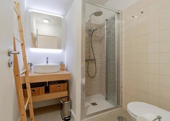 Apartment Virtudes Flat W/ Ac & Balcony By Lovelystay Porto