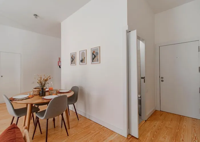 Virtudes Flat W/ Ac & Balcony By Lovelystay Apartment Porto