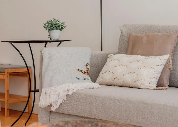 Virtudes Flat W/ Ac & Balcony By Lovelystay アパート ポルト