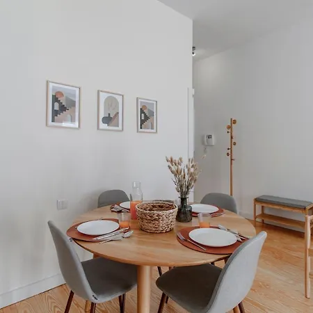 Virtudes Flat W/ Ac & Balcony By Lovelystay Oporto