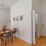 Virtudes Flat W/ Ac & Balcony By Lovelystay Lejlighed Porto