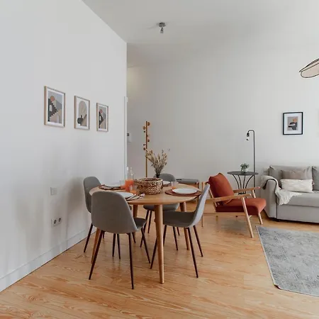 Virtudes Flat W/ Ac & Balcony By Lovelystay Daire Porto